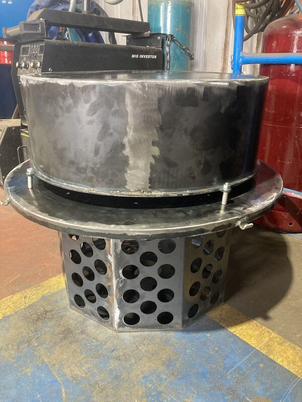 Stainless steel tank and strainer basket